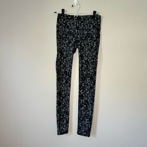 NWOT Athleta Dot Chaturanga Tight